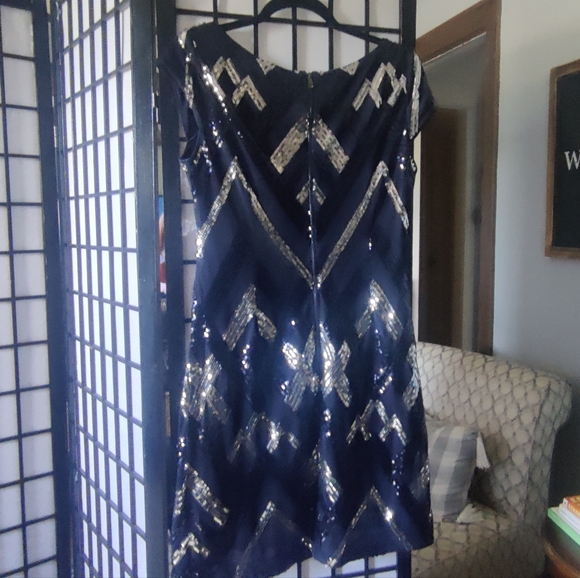 💛 Limited Time Sale💛Vince Camuto Navy and Silver Sequin Dress - Picture 2 of 7